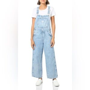 NWT levi’s women’s apron overalls